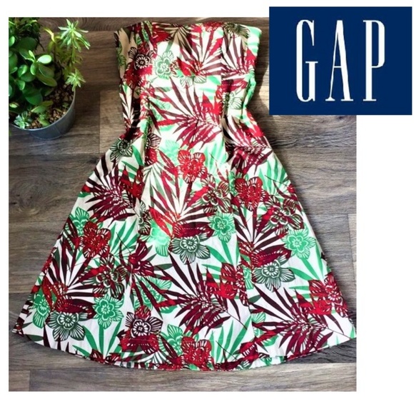 GAP Other - NWOT GAP moody floral dress strapless